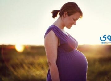 white pregnant woman crop 854x427 بالتفاصيل مخاطر الحمل في سن الأربعين