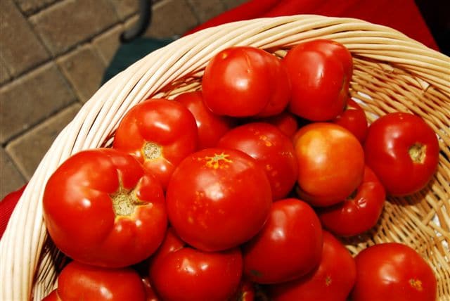 4 فوائد الطماطم للجسم والبشرة والشعر