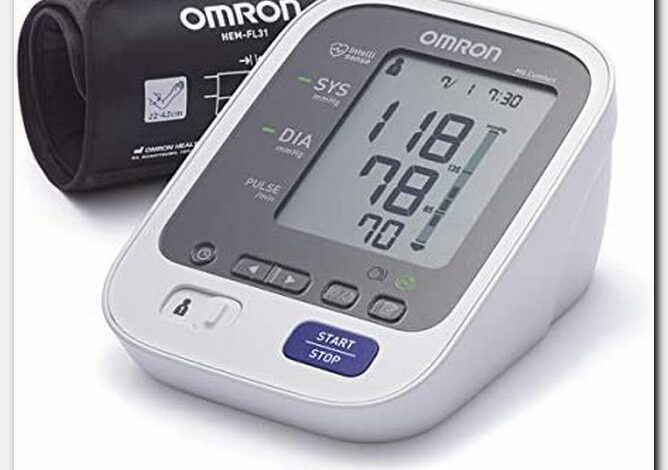 من هو مخترع مقياس ضغط الدم ؟ وفي أي عام ؟